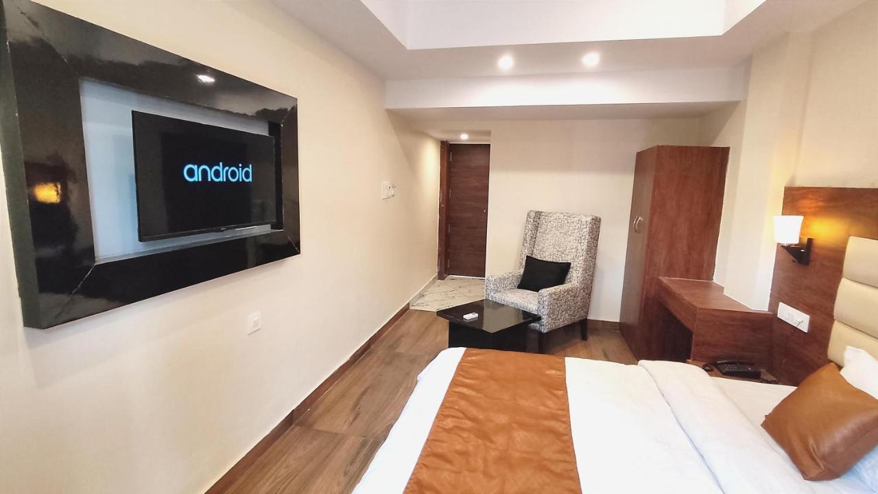 Hotel Blueark Lucknow Esterno foto