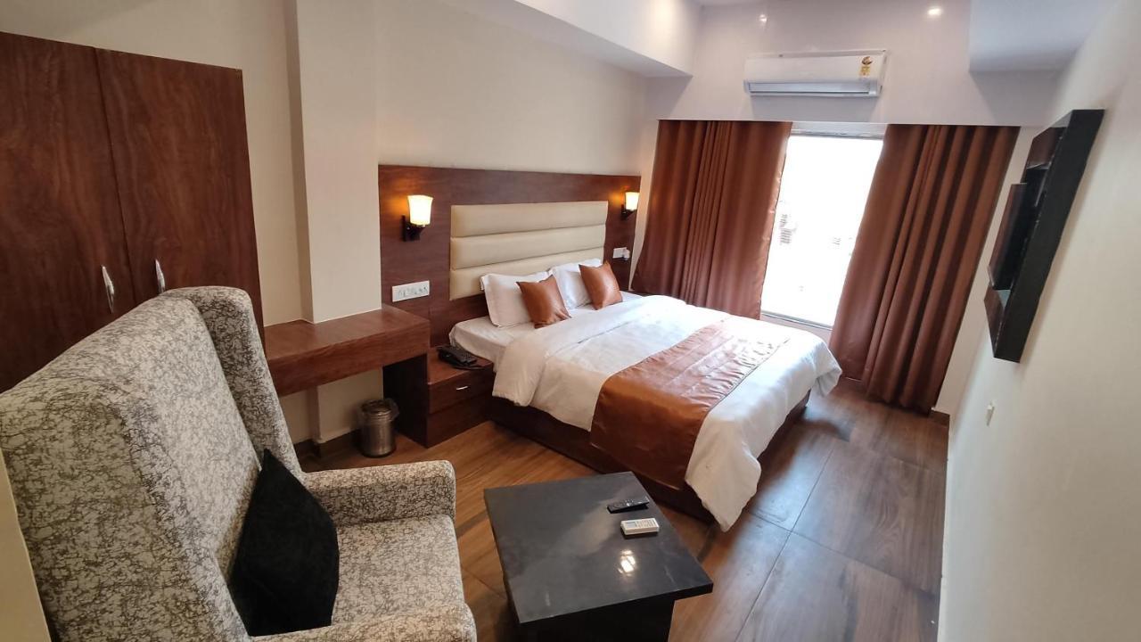 Hotel Blueark Lucknow Esterno foto