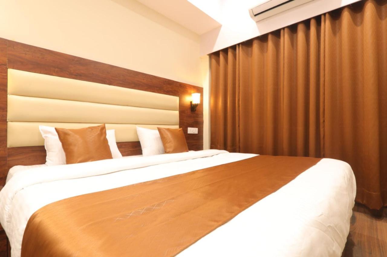Hotel Blueark Lucknow Esterno foto