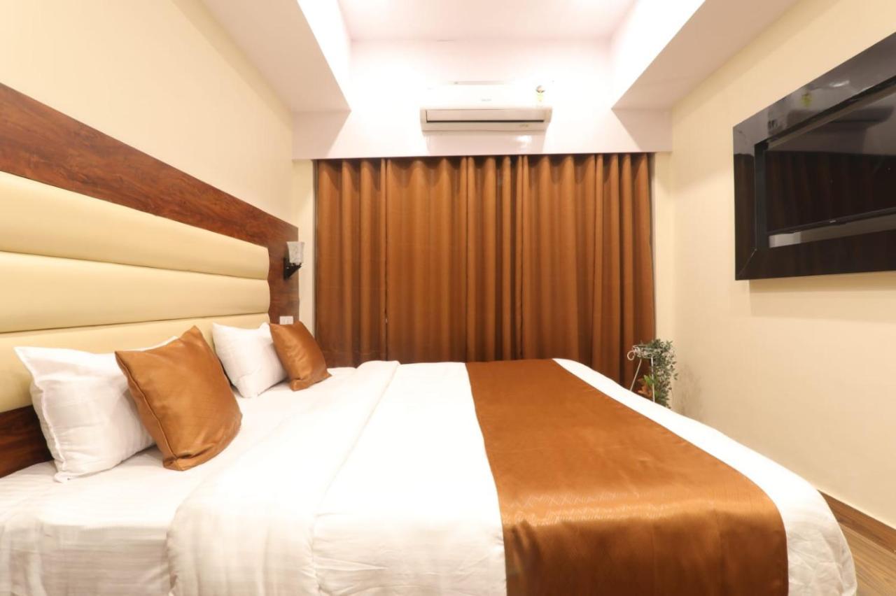 Hotel Blueark Lucknow Esterno foto