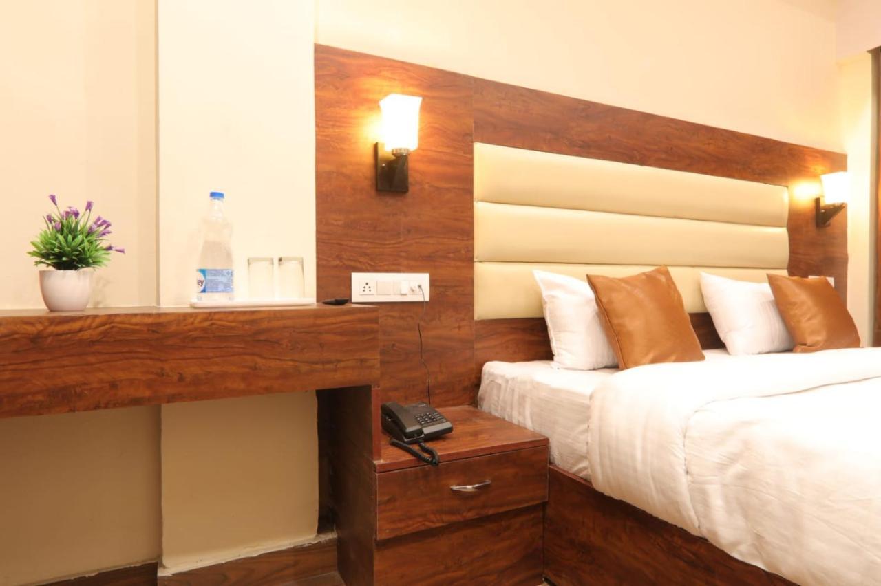 Hotel Blueark Lucknow Esterno foto